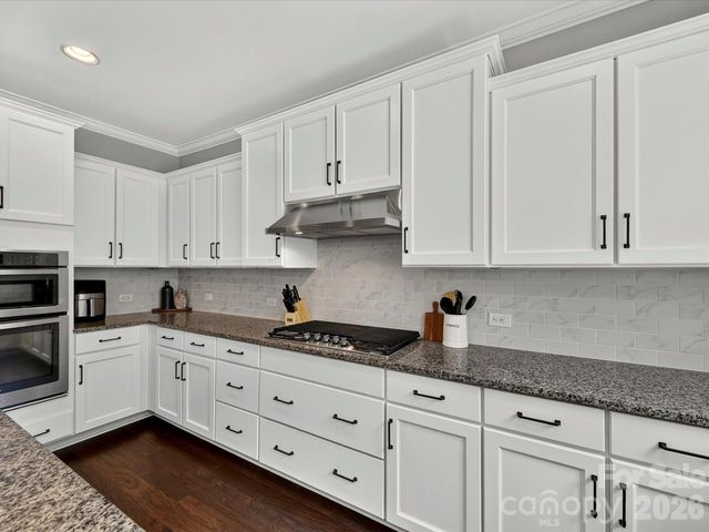 5026 Stonehill Lane, Matthews, NC 28104