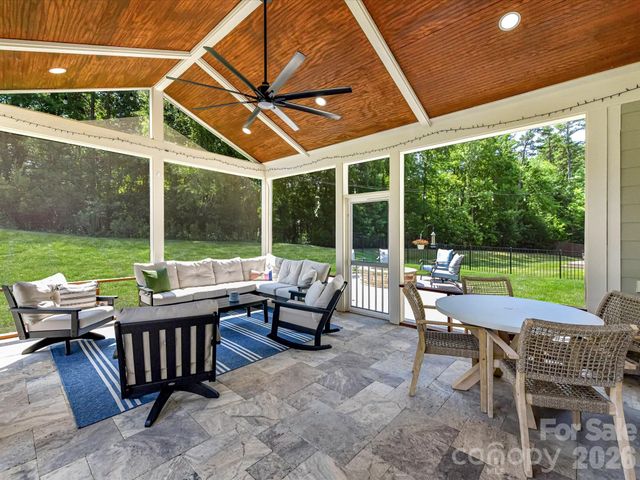 5026 Stonehill Lane, Matthews, NC 28104