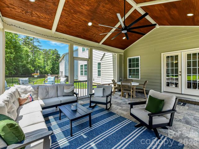 5026 Stonehill Lane, Matthews, NC 28104