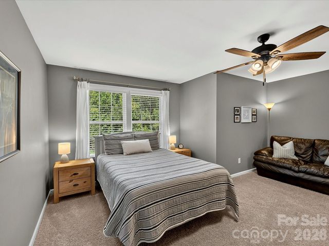5026 Stonehill Lane, Matthews, NC 28104