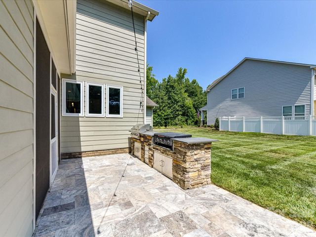 5026 Stonehill Lane, Matthews, NC 28104