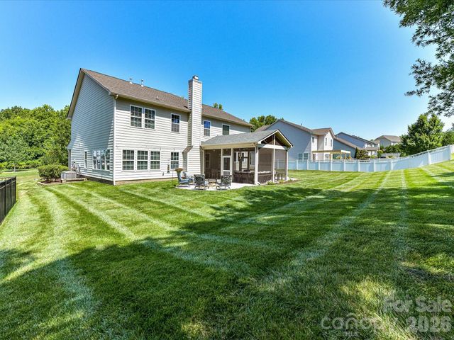 5026 Stonehill Lane, Matthews, NC 28104