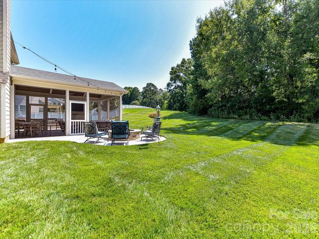 5026 Stonehill Lane, Matthews, NC 28104