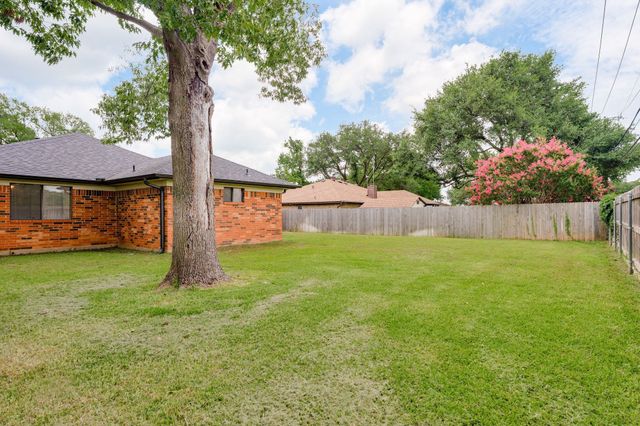 3005 Richwood Circle, Bedford, TX 76021