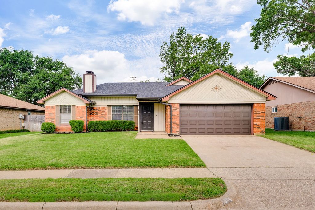 3005 Richwood Circle, Bedford, TX 76021