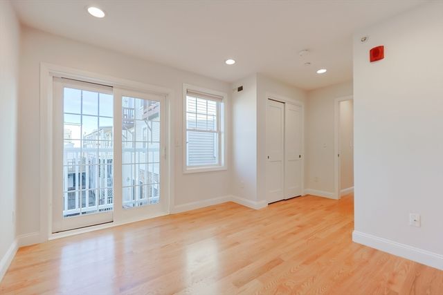 375 Dorchester St. 3, Boston, MA 02127