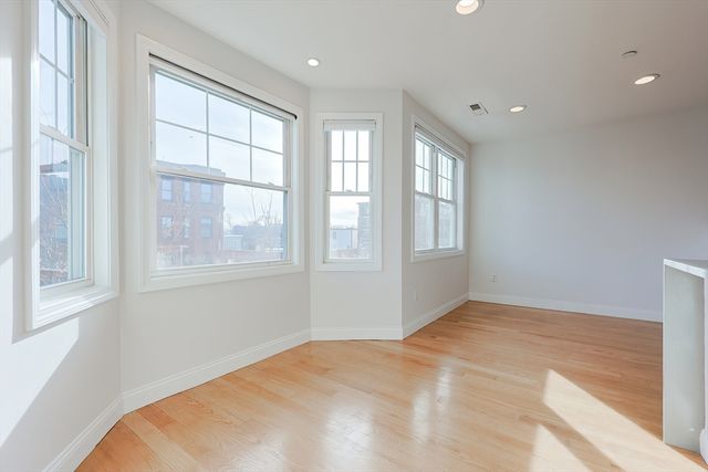 375 Dorchester St. 3, Boston, MA 02127