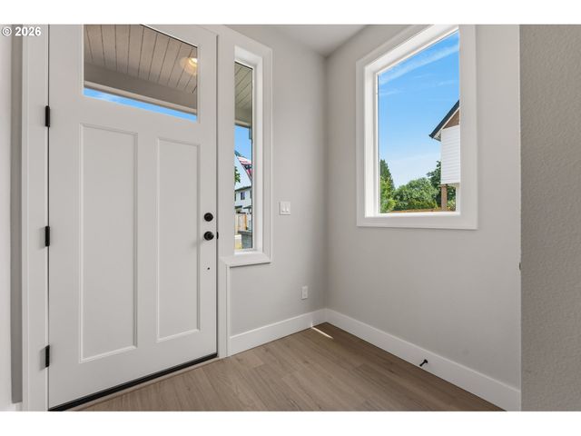2414 Se MAYBROOK Ln, Milwaukie, OR 97222