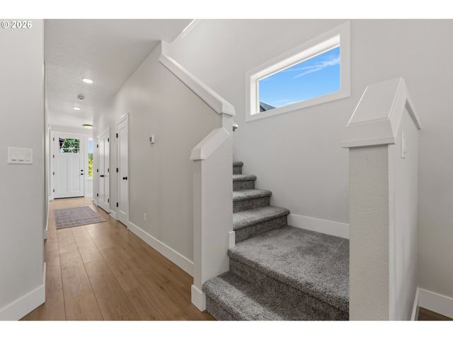 2414 Se MAYBROOK Ln, Milwaukie, OR 97222