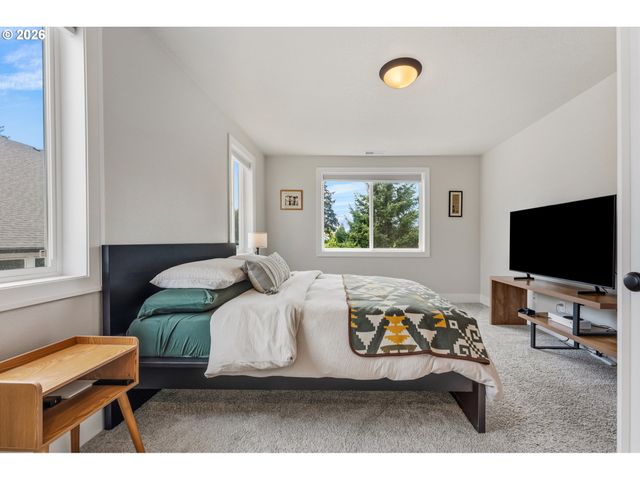 2414 Se MAYBROOK Ln, Milwaukie, OR 97222