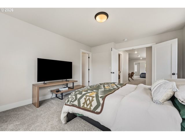 2414 Se MAYBROOK Ln, Milwaukie, OR 97222