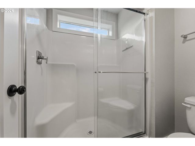 2414 Se MAYBROOK Ln, Milwaukie, OR 97222