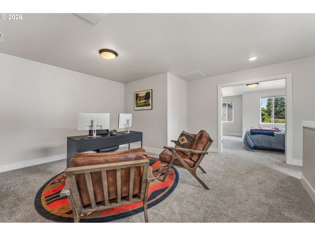 2414 Se MAYBROOK Ln, Milwaukie, OR 97222