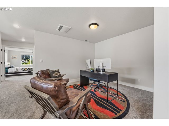 2414 Se MAYBROOK Ln, Milwaukie, OR 97222