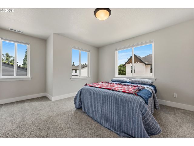 2414 Se MAYBROOK Ln, Milwaukie, OR 97222