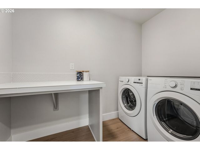 2414 Se MAYBROOK Ln, Milwaukie, OR 97222