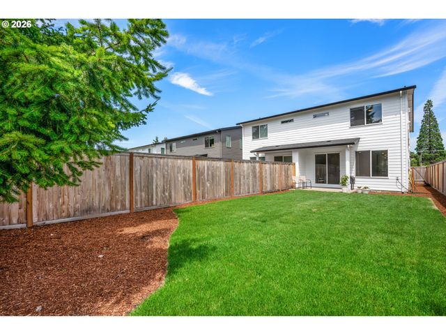 2414 Se MAYBROOK Ln, Milwaukie, OR 97222