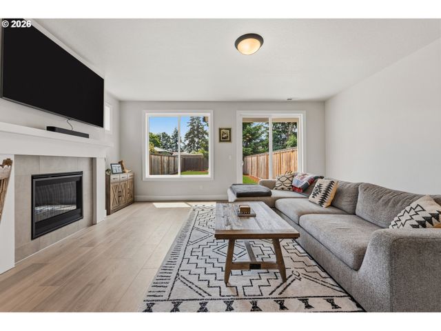 2414 Se MAYBROOK Ln, Milwaukie, OR 97222
