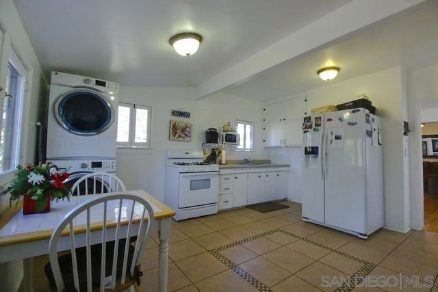 3970 Harney St, San Diego, CA 92110