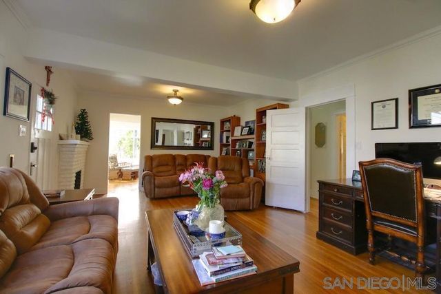 3970 Harney St, San Diego, CA 92110