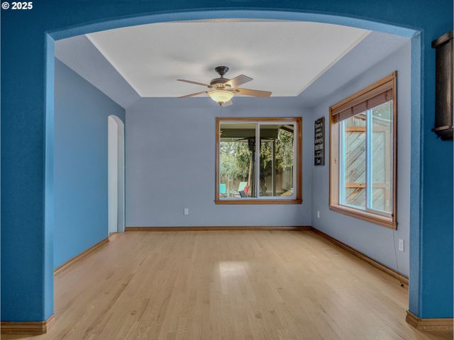 1019 Se 27TH St, Troutdale, OR 97060