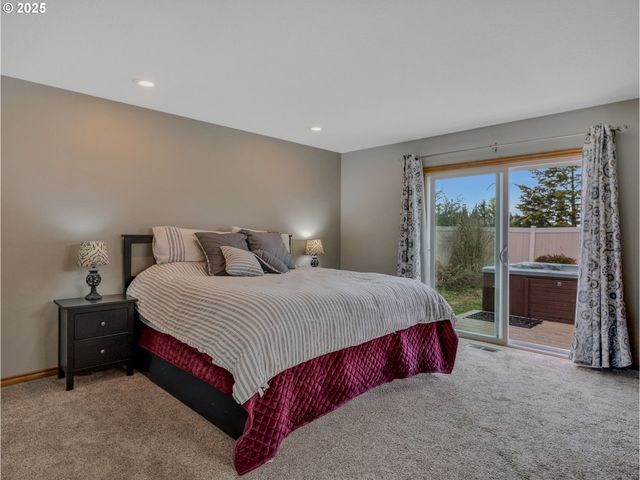 1019 Se 27TH St, Troutdale, OR 97060