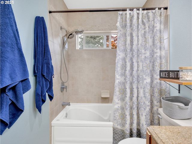 1019 Se 27TH St, Troutdale, OR 97060