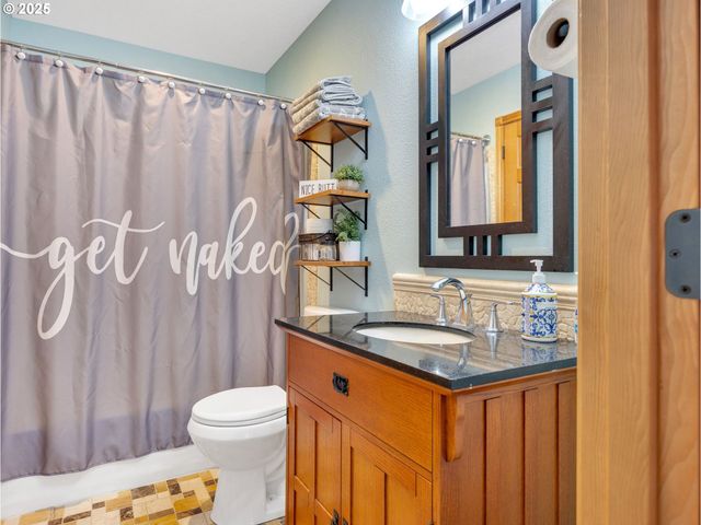 1019 Se 27TH St, Troutdale, OR 97060