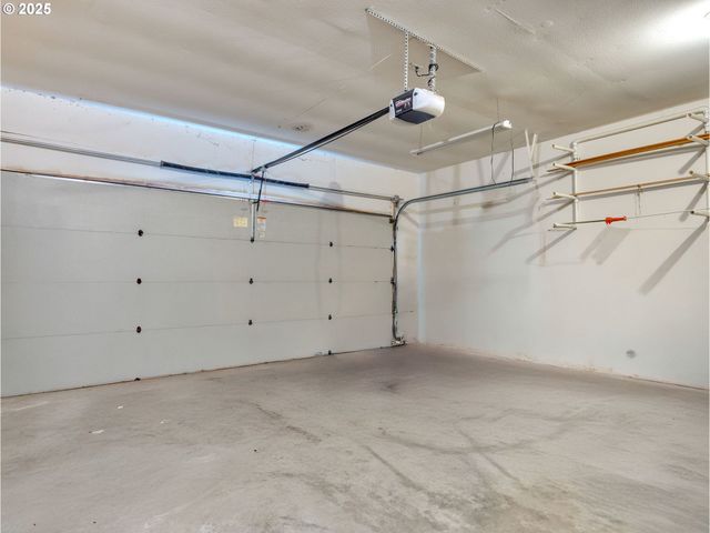 1019 Se 27TH St, Troutdale, OR 97060