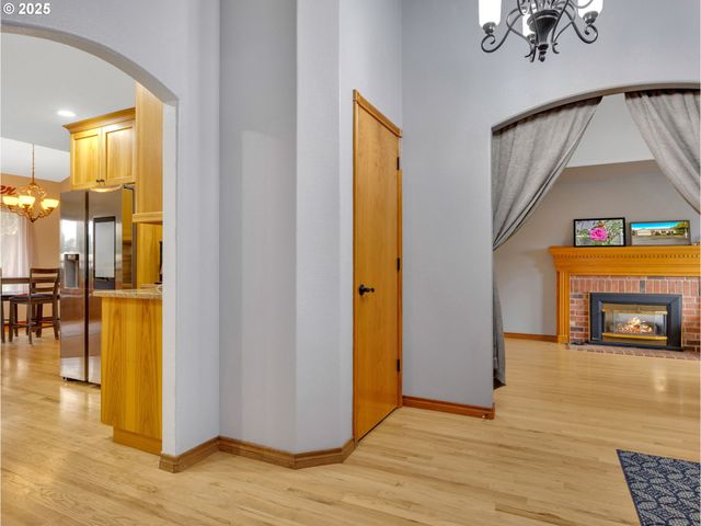 1019 Se 27TH St, Troutdale, OR 97060