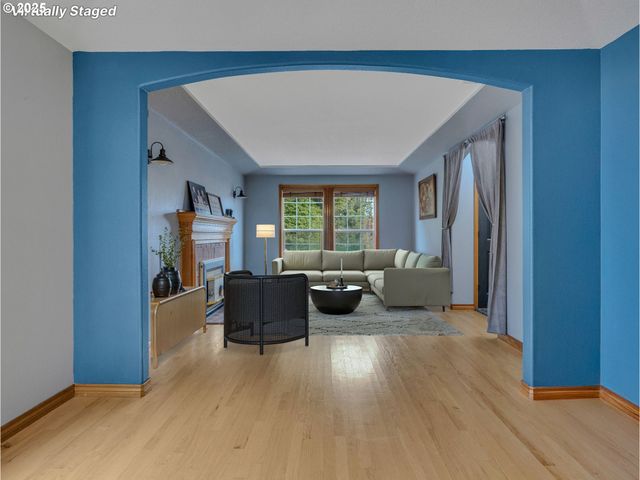 1019 Se 27TH St, Troutdale, OR 97060