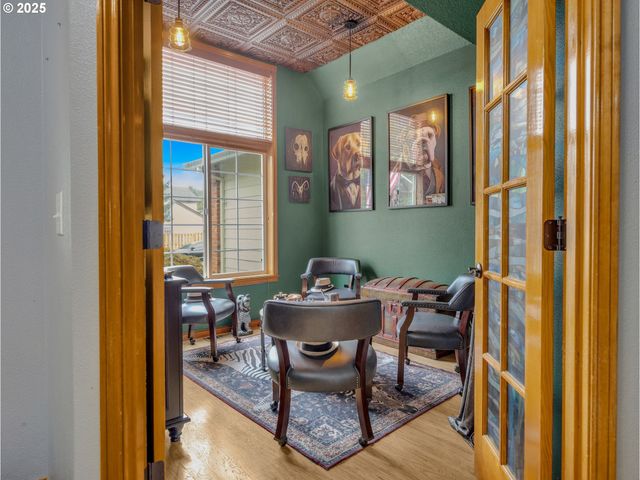 1019 Se 27TH St, Troutdale, OR 97060