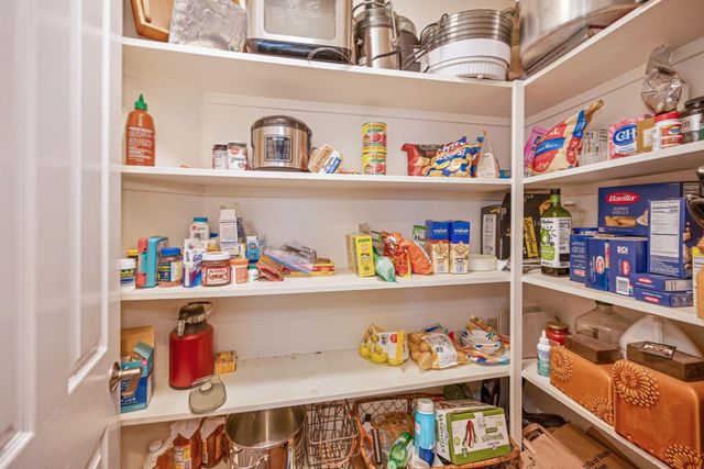 6 Carver Court, Sacramento, CA 95835