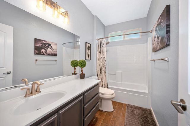 6 Carver Court, Sacramento, CA 95835