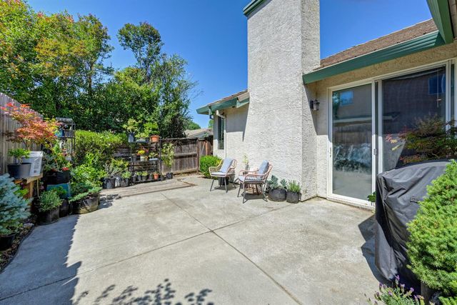 6 Carver Court, Sacramento, CA 95835