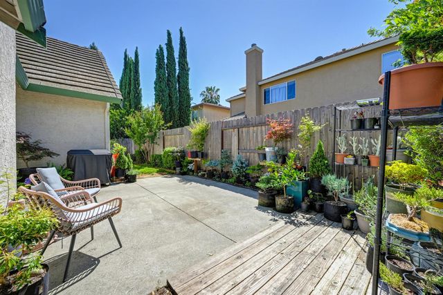 6 Carver Court, Sacramento, CA 95835