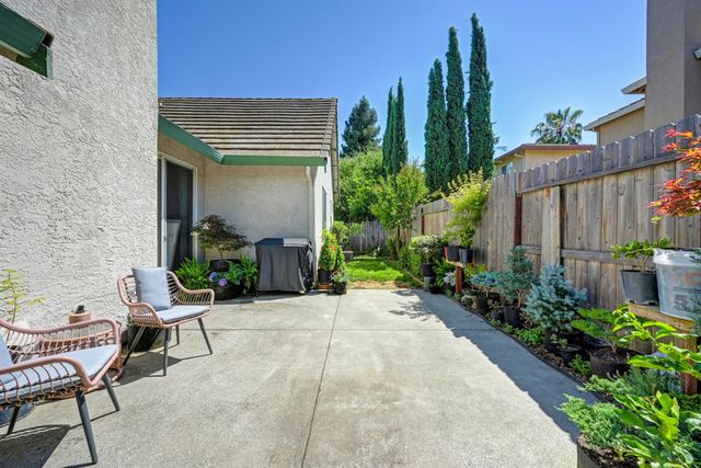 6 Carver Court, Sacramento, CA 95835