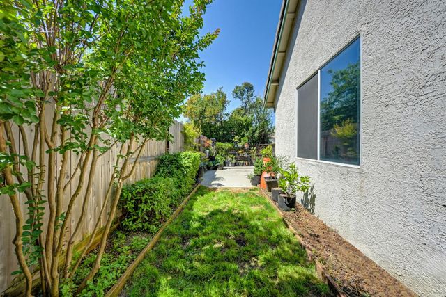 6 Carver Court, Sacramento, CA 95835