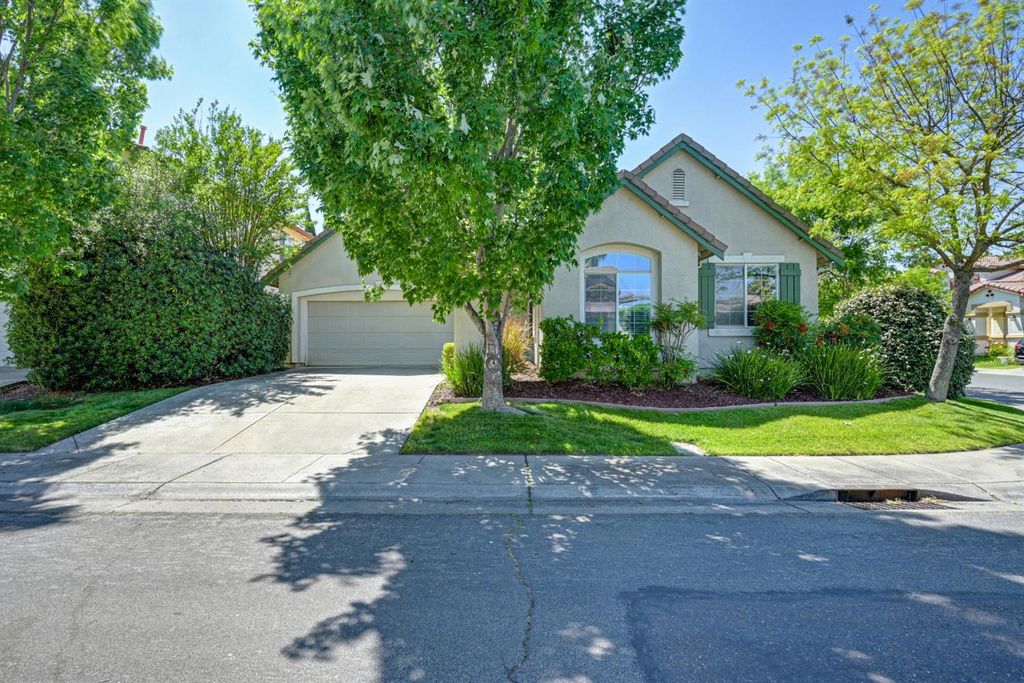 6 Carver Court, Sacramento, CA 95835