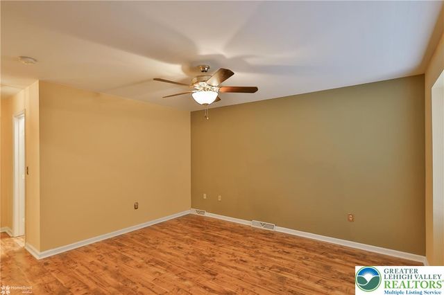 1302 Adams Street, Allen Twp, PA 18067