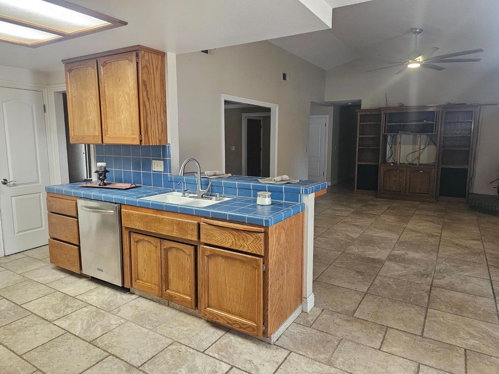 Image 10 of property listing at 35634 Marciel Avenue, Madera, CA 93636