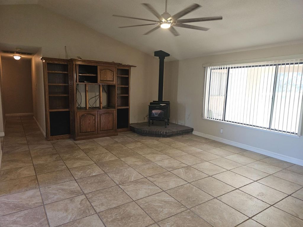 Image 20 of property listing at 35634 Marciel Avenue, Madera, CA 93636