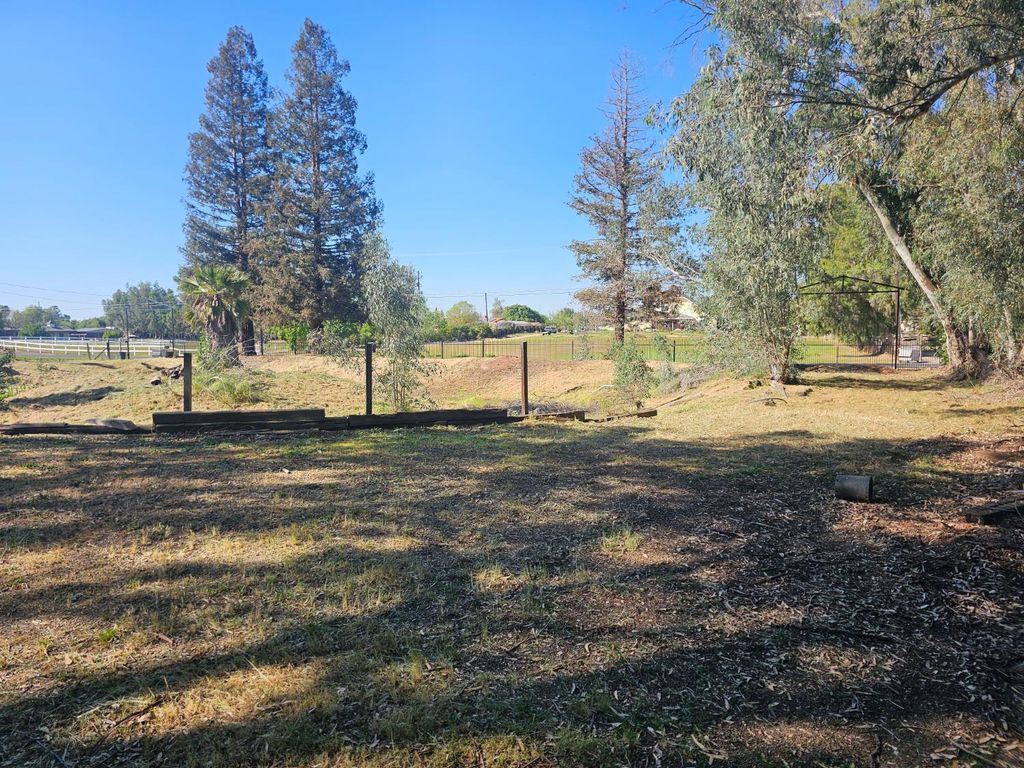 Image 31 of property listing at 35634 Marciel Avenue, Madera, CA 93636