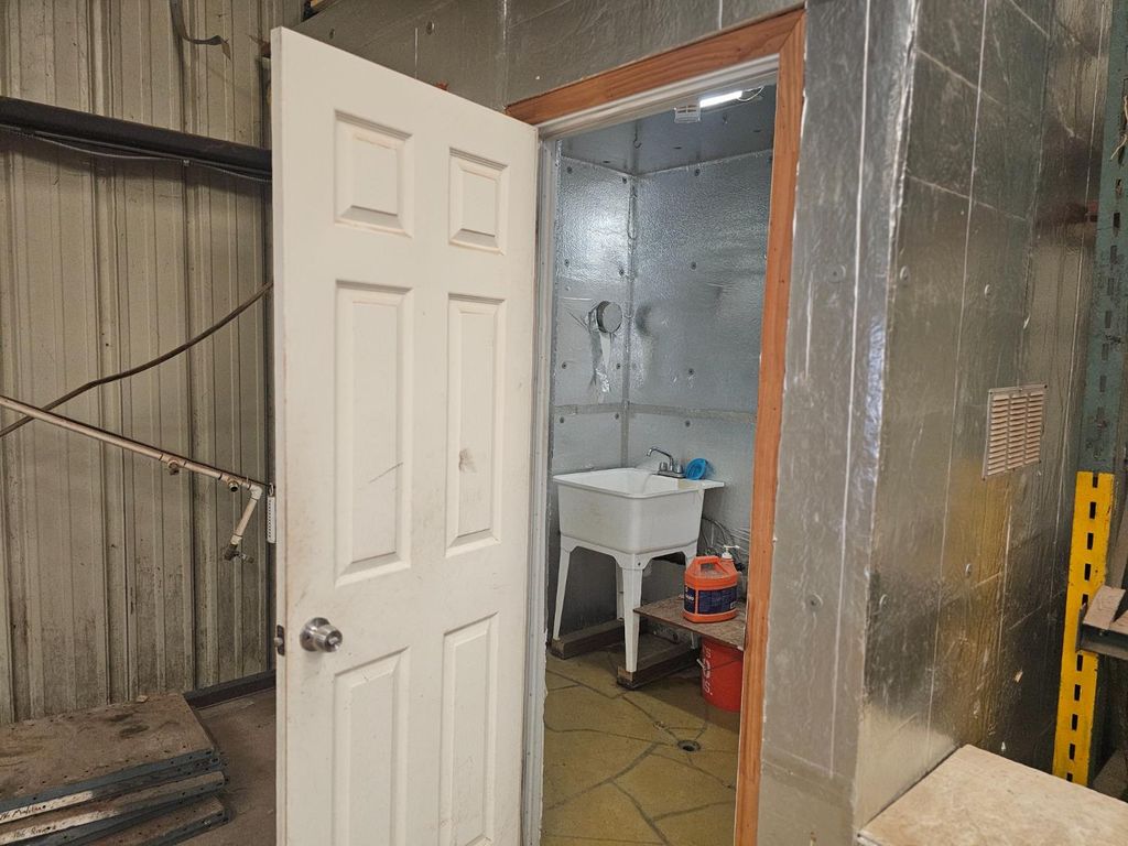 Image 34 of property listing at 35634 Marciel Avenue, Madera, CA 93636