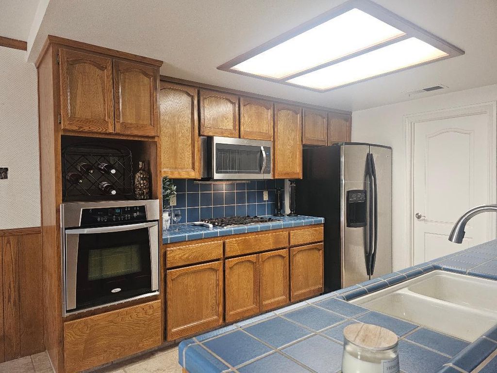 Image 9 of property listing at 35634 Marciel Avenue, Madera, CA 93636