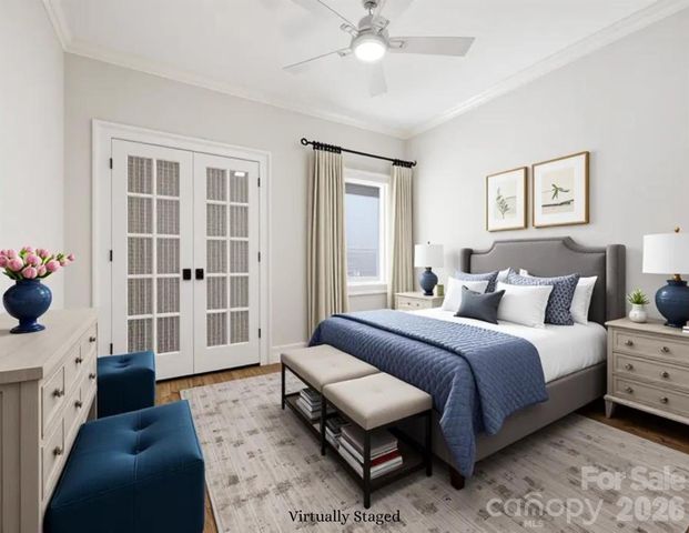 2204 E Cumming Woods Lane, Hendersonville, NC 28739