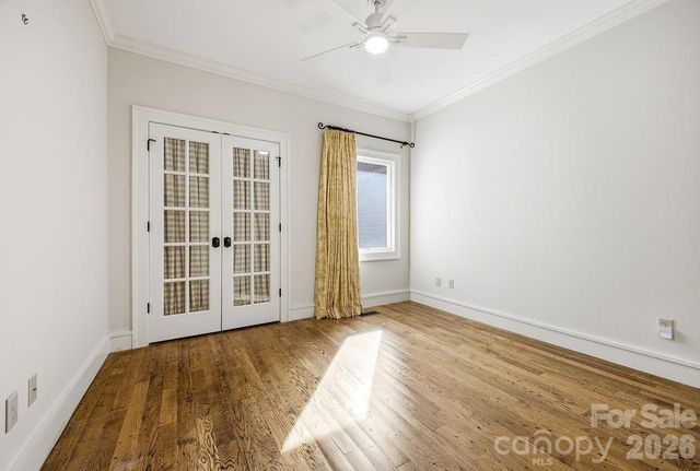 2204 E Cumming Woods Lane, Hendersonville, NC 28739