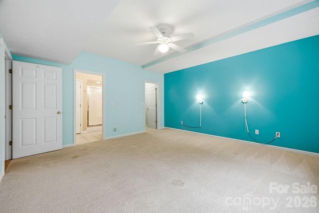 2204 E Cumming Woods Lane, Hendersonville, NC 28739
