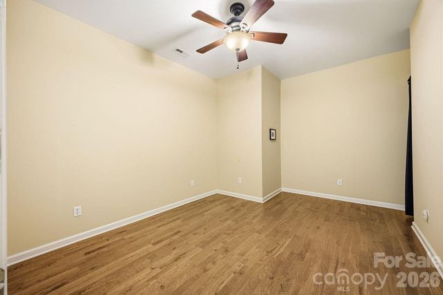 2204 E Cumming Woods Lane, Hendersonville, NC 28739