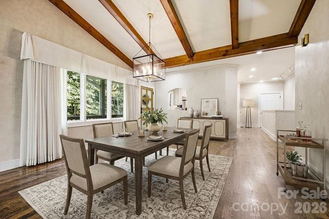 2204 E Cumming Woods Lane, Hendersonville, NC 28739